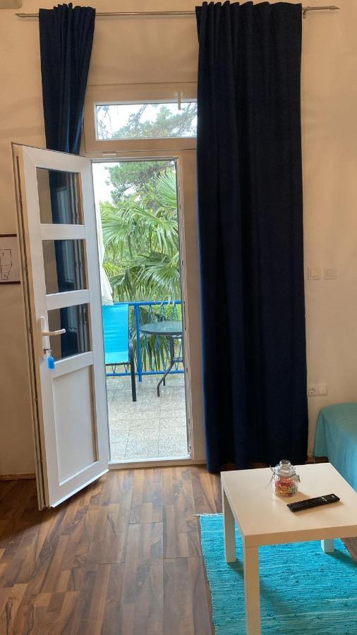 Luka Apartment *
